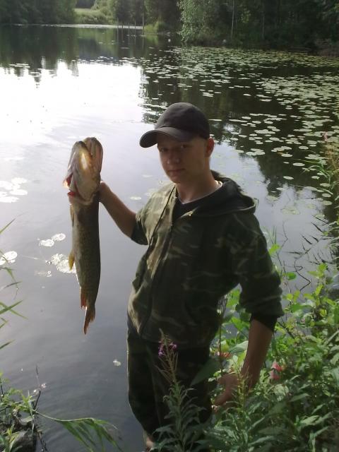 Sintti, painoi n. 4.5 kg ja pituutta 82 cm