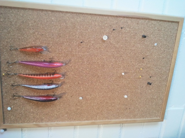 Vanhan ilmoitustaulun uusi el�m�. : )